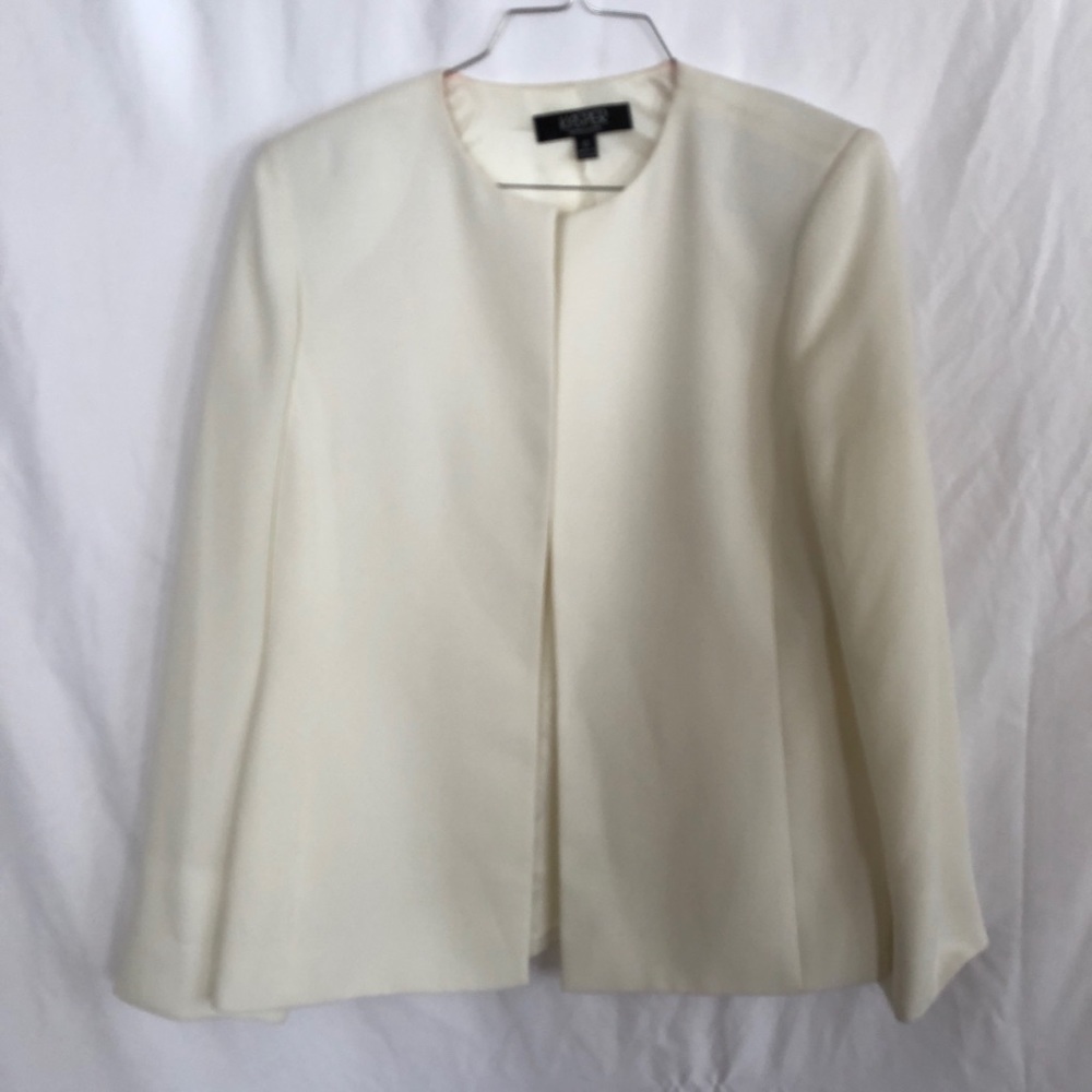Kasper White Buttonless Jacket